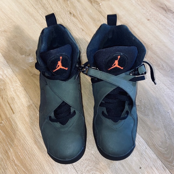 Jordan 6 - Picture 2 of 5